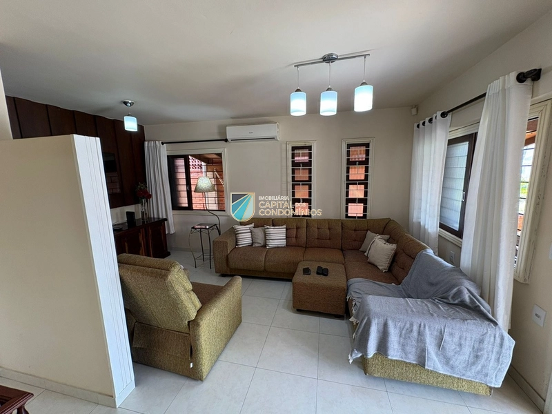 Casa térrea com piscina no centro: 15ª foto da galeria de imagens do imóvel