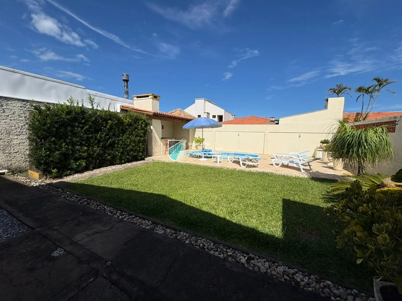 Casa térrea com piscina no centro: 18ª foto da galeria de imagens do imóvel