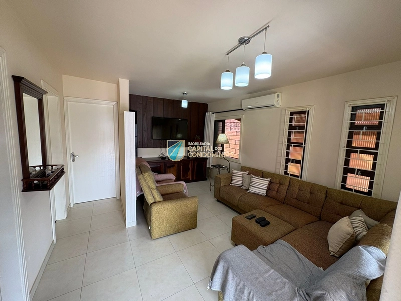 Casa térrea com piscina no centro: 6ª foto da galeria de imagens do imóvel