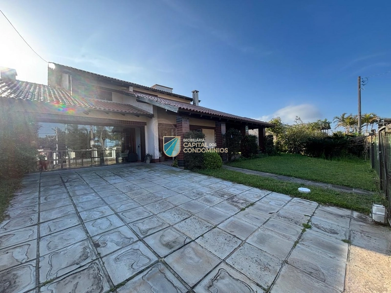 Sobrado em Atlântida: 2ª foto da galeria de imagens do imóvel