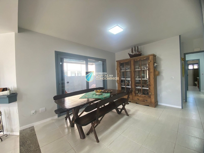 Casa térrea no centro próximo ao mar: 11ª foto da galeria de imagens do imóvel