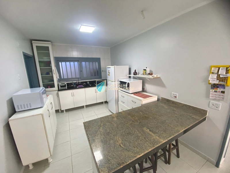 Casa térrea no centro próximo ao mar: 7ª foto da galeria de imagens do imóvel