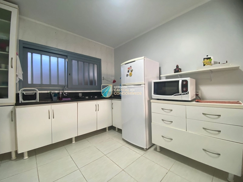 Casa térrea no centro próximo ao mar: 8ª foto da galeria de imagens do imóvel