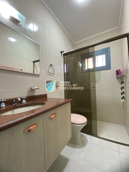 Casa térrea no centro próximo ao mar: 13ª foto da galeria de imagens do imóvel