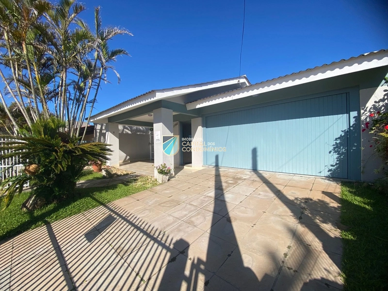 Casa térrea no centro próximo ao mar: 1ª foto da galeria de imagens do imóvel