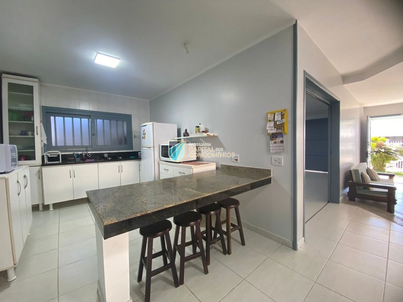 Casa térrea no centro próximo ao mar: 6ª foto da galeria de imagens do imóvel