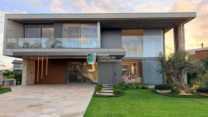 Sobrado beira lago no condomínio Sense Xangri-lá