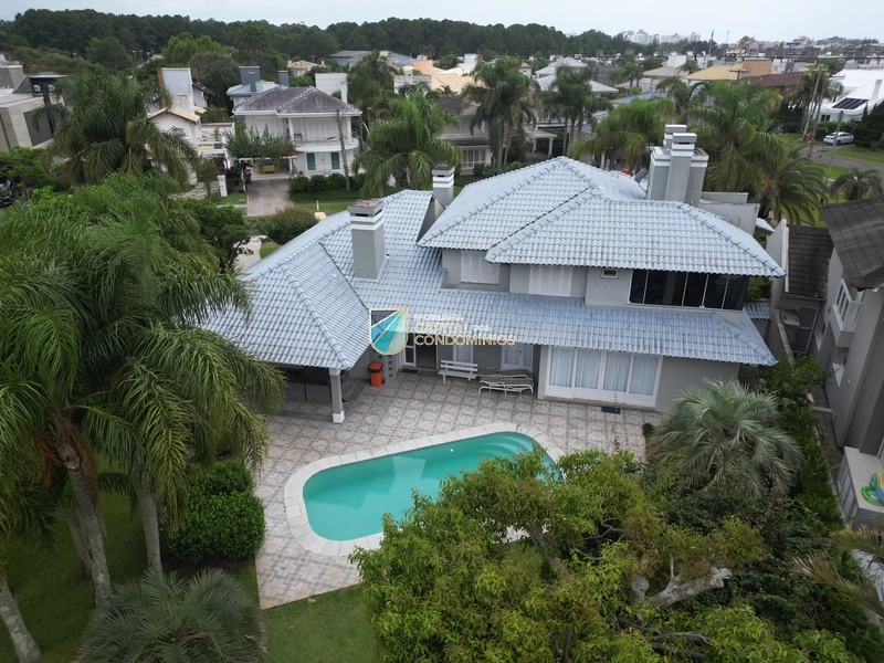 Sobrado em 2 lotes no Lagos Park