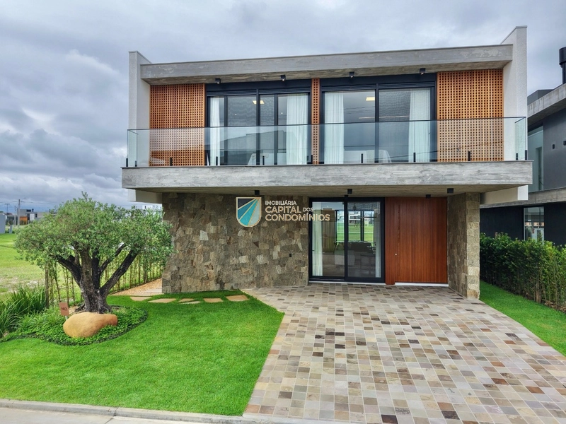 Sobrado beira lago no Condomínio Amare Home Resort