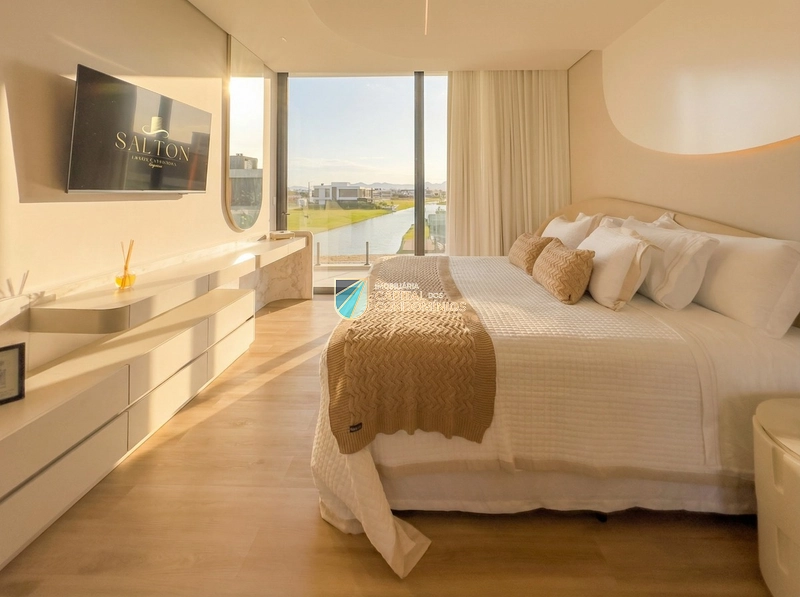 Sobrado beira lago no Condomínio Amare em Xangri-lá.: 6ª foto da galeria de imagens do imóvel