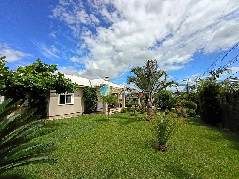 Casa de esquina em Atlântida: 5ª foto da galeria de imagens do imóvel