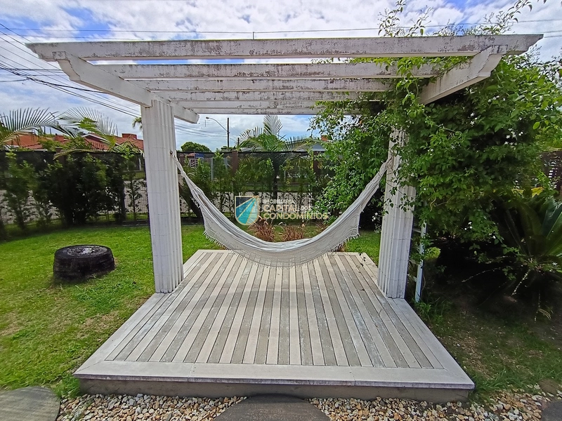 Casa de esquina em Atlântida: 8ª foto da galeria de imagens do imóvel