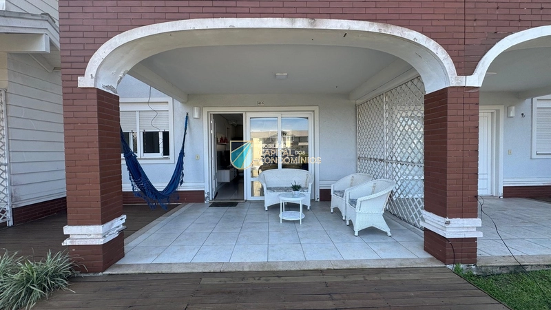 Sobrado frente lago: 3ª foto da galeria de imagens do imóvel