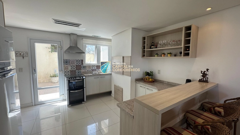 Sobrado frente lago: 8ª foto da galeria de imagens do imóvel