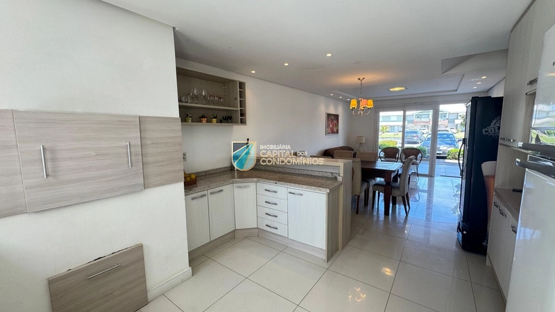 Sobrado frente lago: 7ª foto da galeria de imagens do imóvel