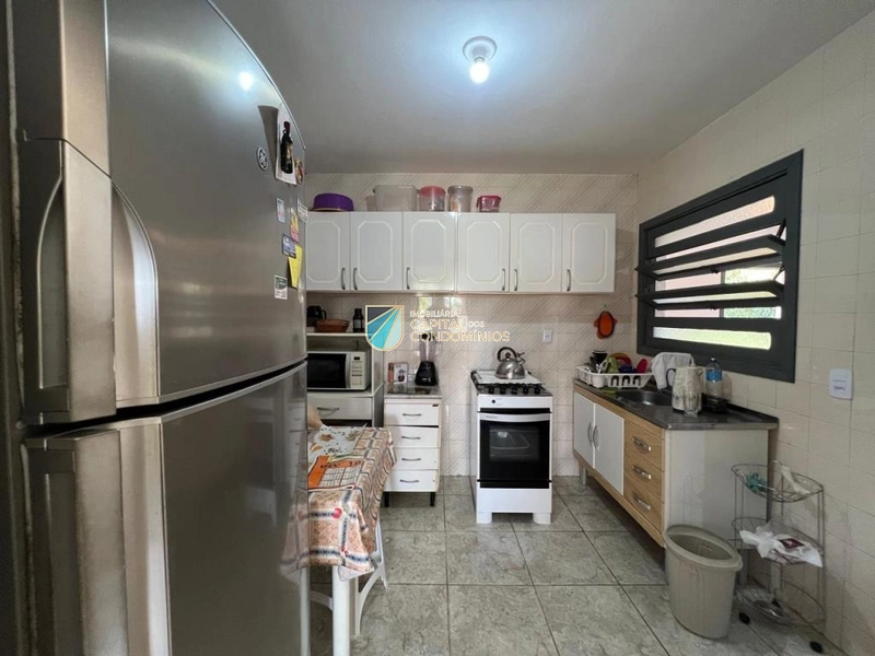 Casa no centro em 2 terrenos: 8ª foto da galeria de imagens do imóvel