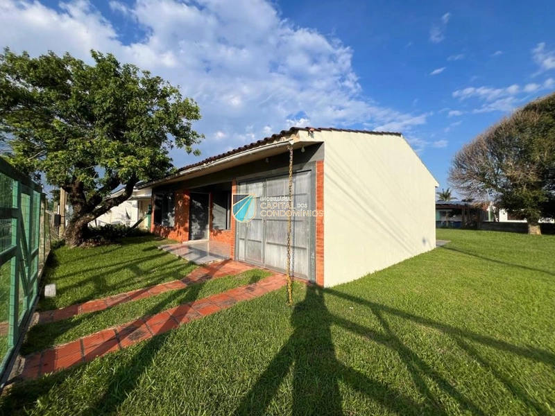 Casa no centro em 2 terrenos: 2ª foto da galeria de imagens do imóvel