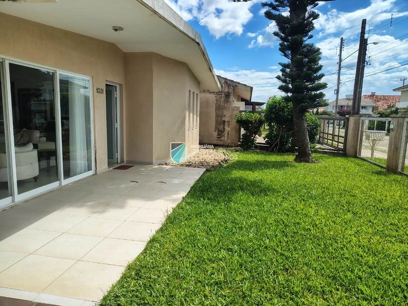 Casa no centro próximo ao mar: 1ª foto da galeria de imagens do imóvel