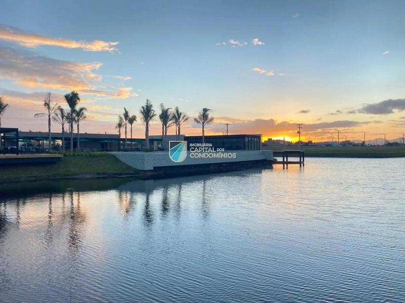 Terreno de esquina beira lago: 4ª foto da galeria de imagens do imóvel