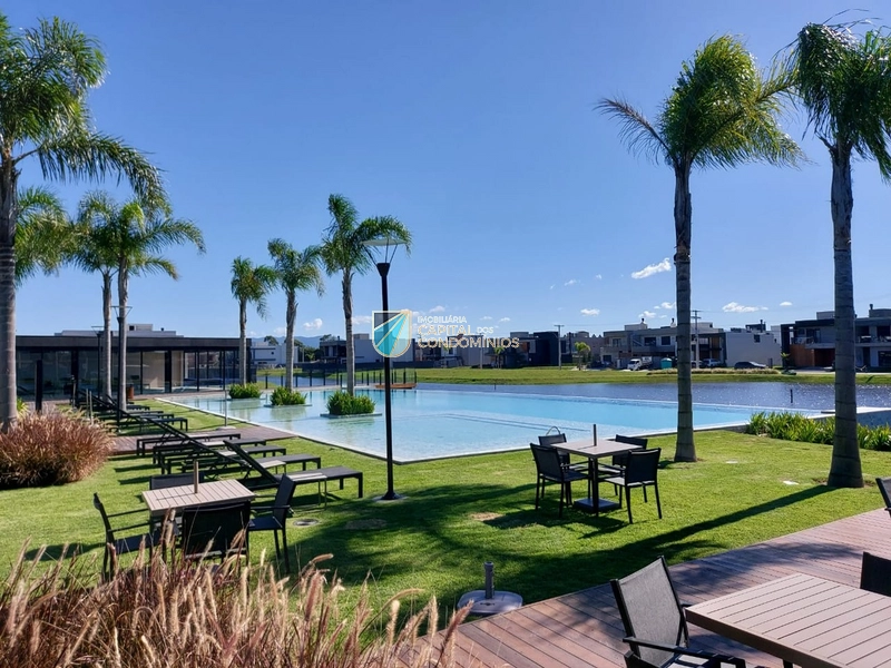 Terreno de esquina beira lago: 10ª foto da galeria de imagens do imóvel