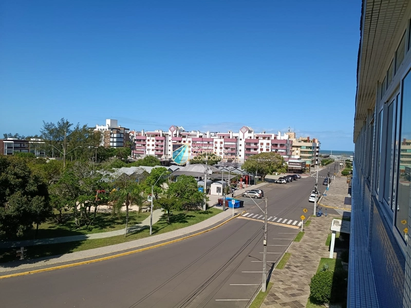 Apartamento em frente à praça: 1ª foto da galeria de imagens do imóvel