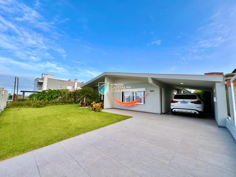 Excelente casa no centro de Xangri-lá próximo ao mar: 1ª foto da galeria de imagens do imóvel