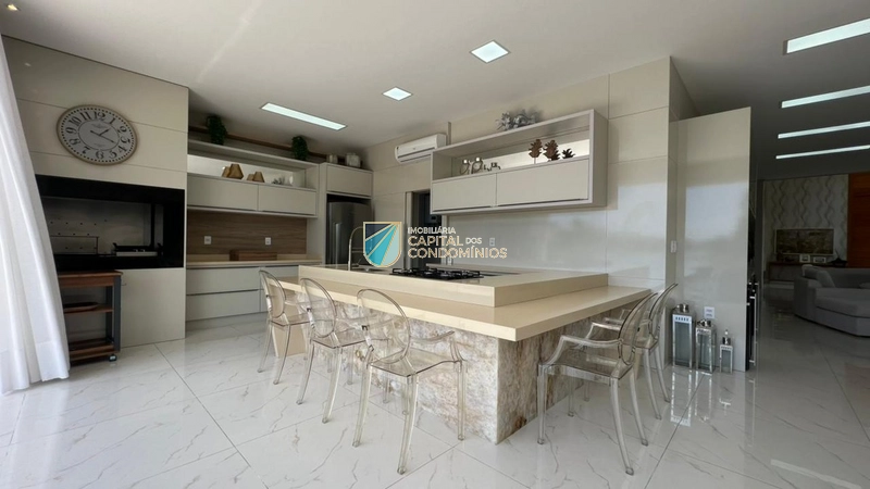 Linda vista para o lago em localização privilegiada no condomínio: 13ª foto da galeria de imagens do imóvel