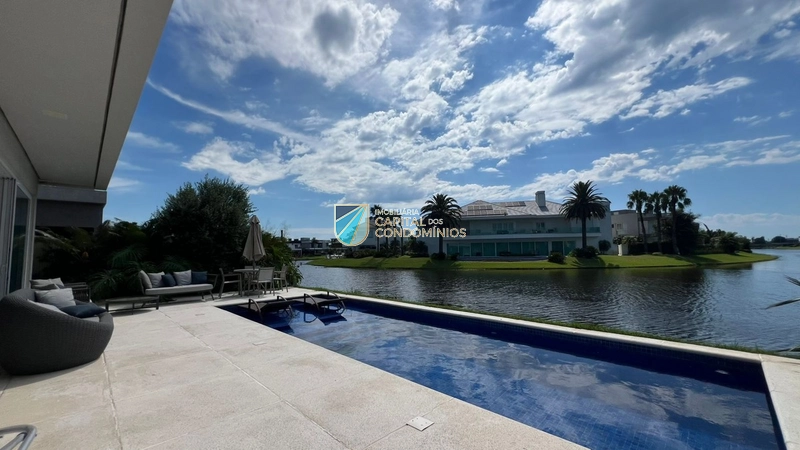 Linda vista para o lago em localização privilegiada no condomínio: 19ª foto da galeria de imagens do imóvel