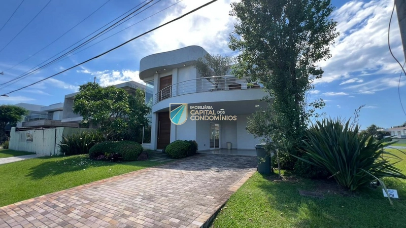 Linda vista para o lago em localização privilegiada no condomínio: 2ª foto da galeria de imagens do imóvel