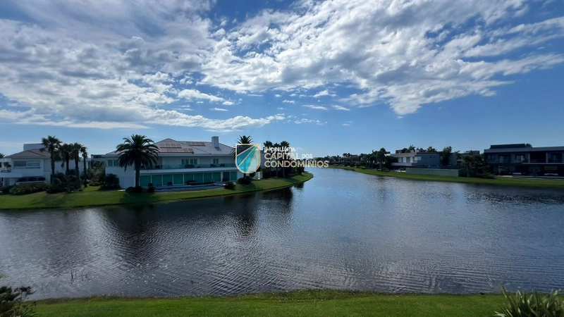 Linda vista para o lago em localização privilegiada no condomínio: 53ª foto da galeria de imagens do imóvel