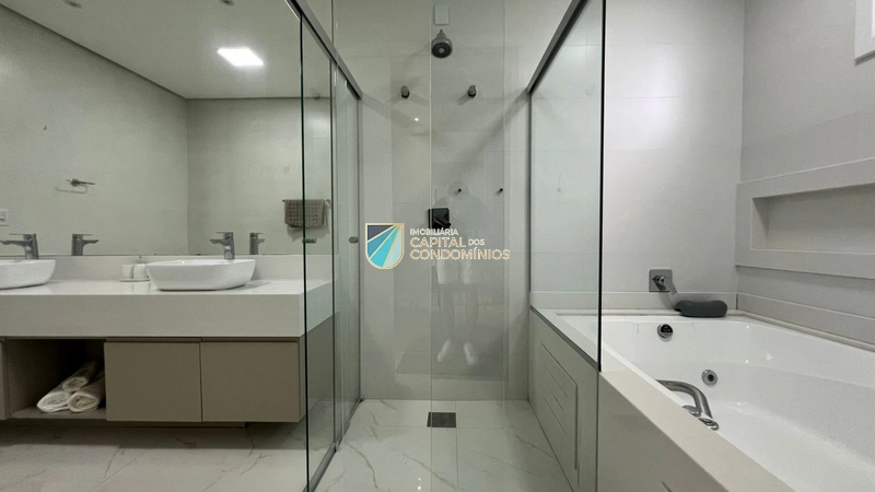 Linda vista para o lago em localização privilegiada no condomínio: 49ª foto da galeria de imagens do imóvel