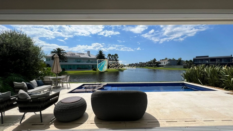 Linda vista para o lago em localização privilegiada no condomínio: 20ª foto da galeria de imagens do imóvel