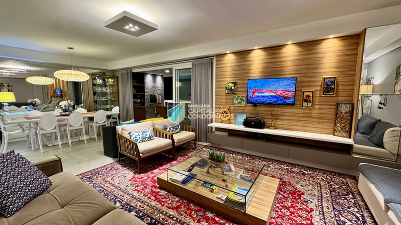 Cobertura mobiliada, decorada e com linda vista para o lago