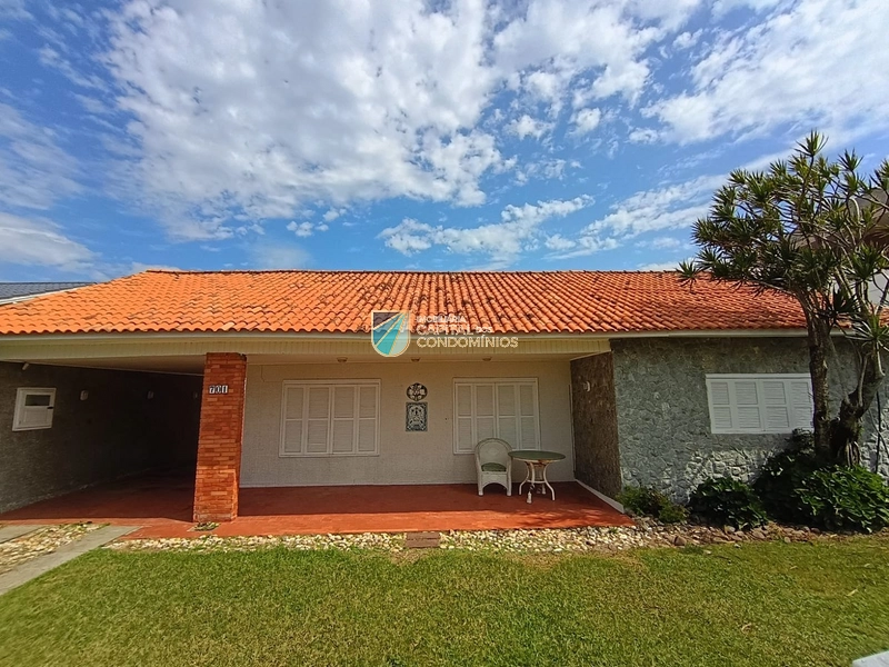 Casa 1 quadra do mar em Atlântida: 2ª foto da galeria de imagens do imóvel