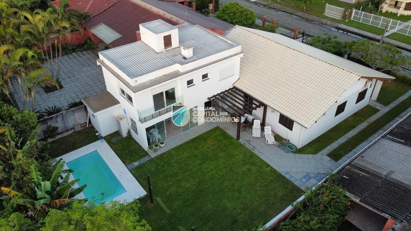 Casa em Atlântida: 3ª foto da galeria de imagens do imóvel