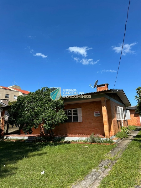 Casa com amplo terreno em Atlântida: 2ª foto da galeria de imagens do imóvel