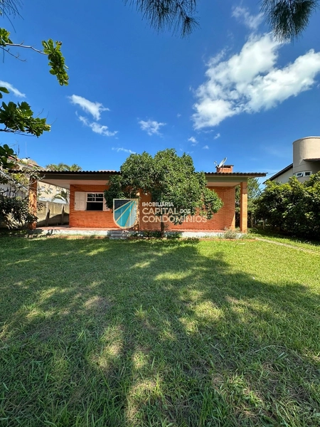 Casa com amplo terreno em Atlântida: 1ª foto da galeria de imagens do imóvel