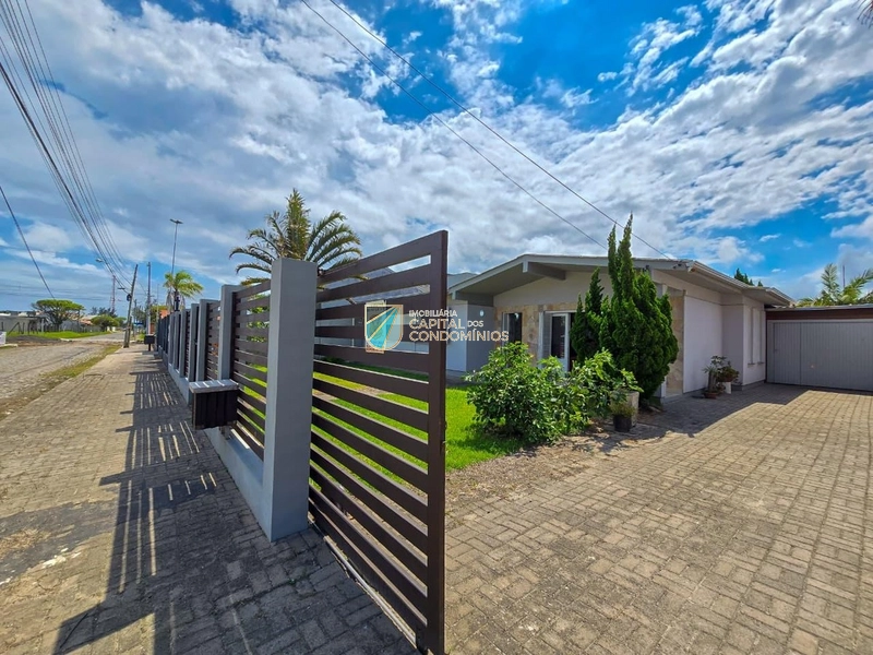 Casa térrea em Atlântida: 2ª foto da galeria de imagens do imóvel