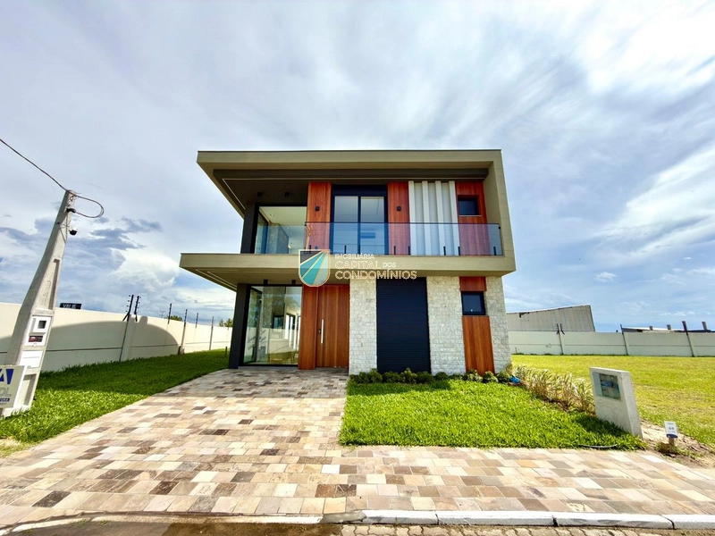 Sobrado novo no Allure