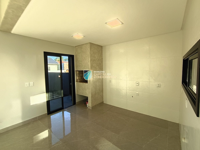 Casa térrea em frente à praça: 5ª foto da galeria de imagens do imóvel