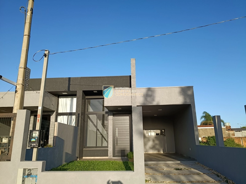 Casa térrea em frente à praça: 1ª foto da galeria de imagens do imóvel