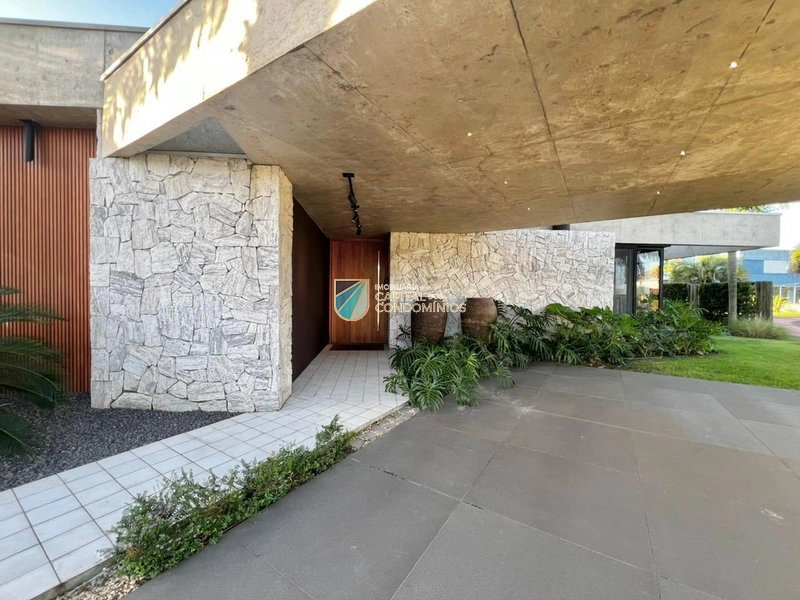 Casa térrea junto ao lago no condomínio Quintas do Lago: 6ª foto da galeria de imagens do imóvel