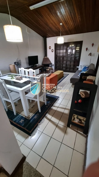 Casa em 2 terrenos em rua privativa: 5ª foto da galeria de imagens do imóvel