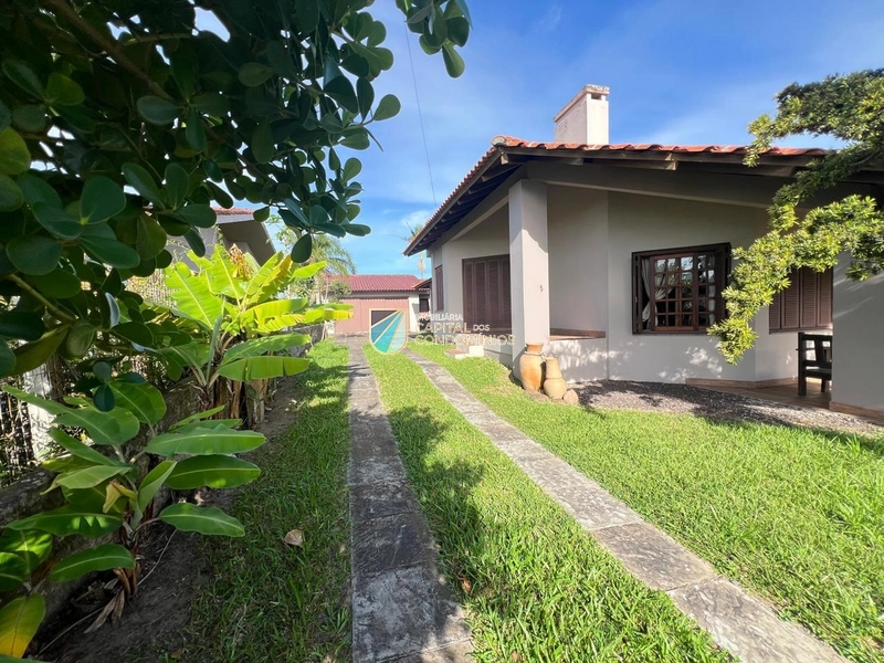Casa em Atlântida: 3ª foto da galeria de imagens do imóvel