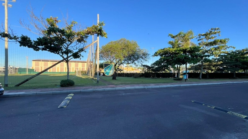 Sobrado em frente ao lago e clube: 30ª foto da galeria de imagens do imóvel