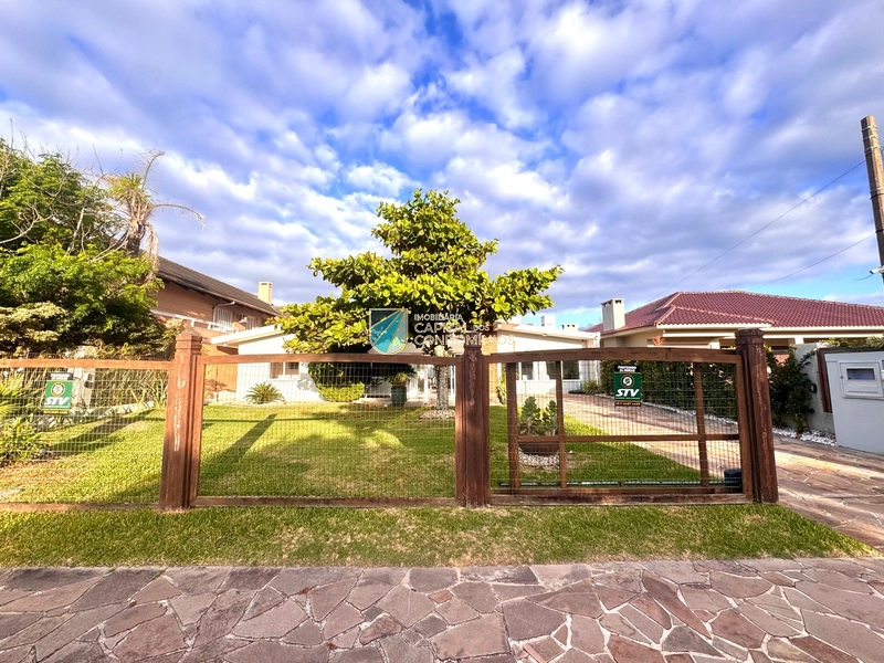 Casa térrea em Atlântida: 2ª foto da galeria de imagens do imóvel
