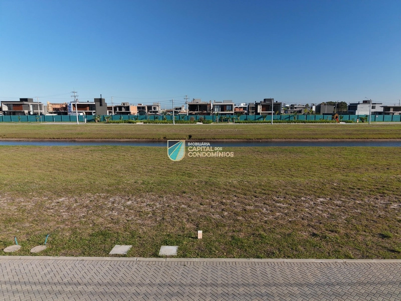 Terreno beira lago: 6ª foto da galeria de imagens do imóvel