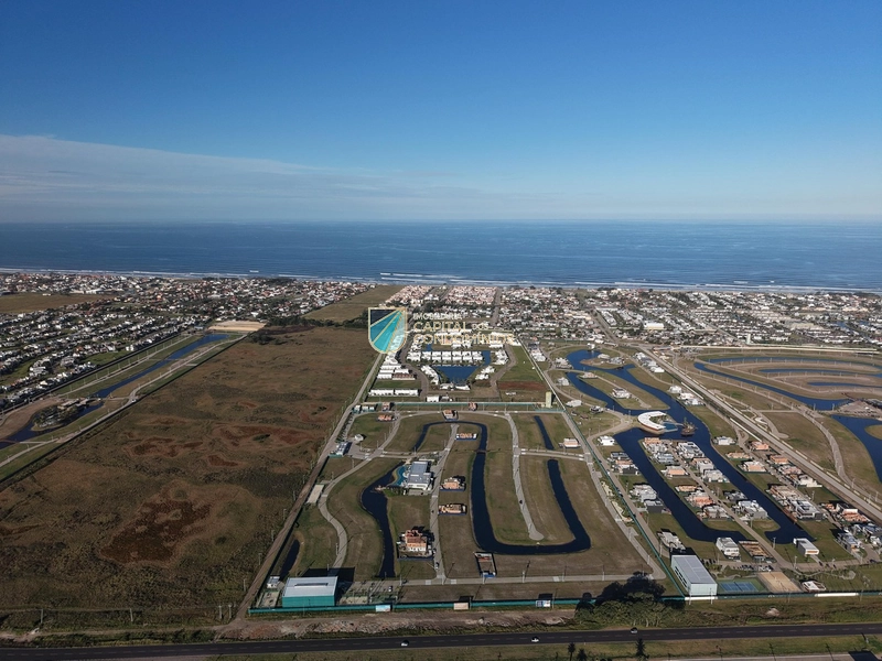 Terreno beira lago: 7ª foto da galeria de imagens do imóvel