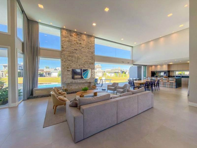 Casa térrea beira lago no Riviera em Xangri-lá: 4ª foto da galeria de imagens do imóvel