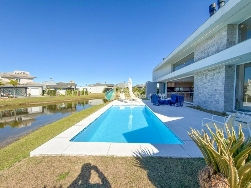 Casa térrea beira lago no Riviera em Xangri-lá: 9ª foto da galeria de imagens do imóvel